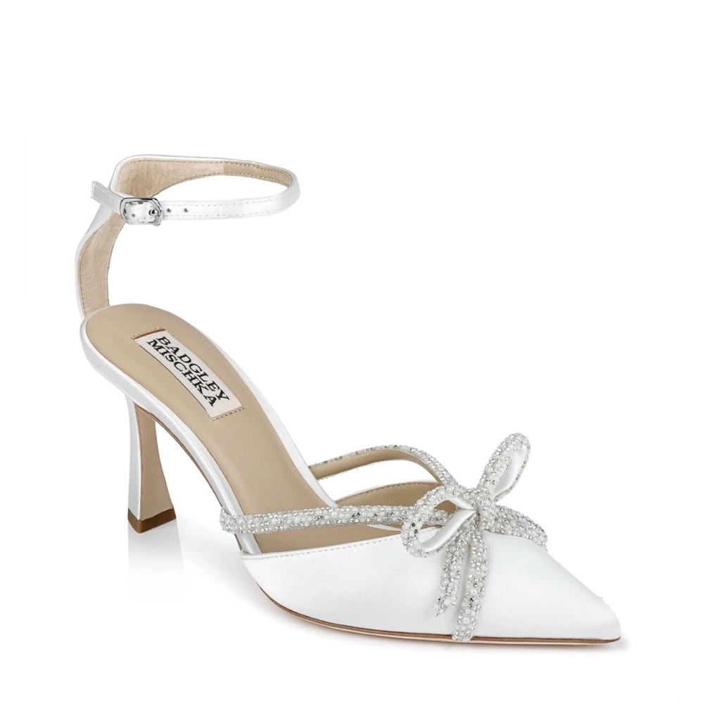 NWT- Badgley Mischka ‘Ann’ Satin Kitten Heels with Crystal Bow Detail